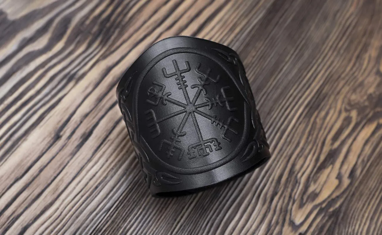 100% Real Leather Viking Cuff Bracelet - Handmade Vegvisir Viking Compass Black Wristband - Gift for Men Women - Genuine Leather Viking Punk Lv Axe Сuffs - Size M for wrist 6.5"-7.5" 90kc