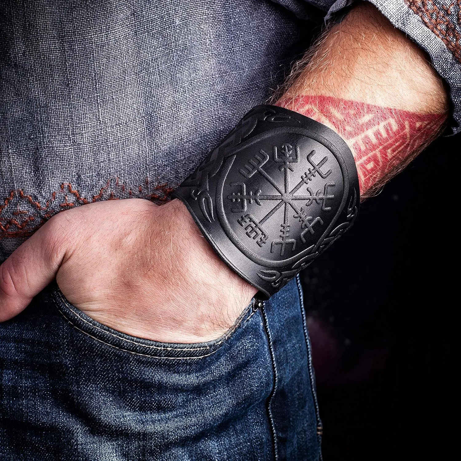 100% Real Leather Viking Cuff Bracelet - Handmade Vegvisir Viking Compass Black Wristband - Gift for Men Women - Genuine Leather Viking Punk Lv Axe Сuffs - Size M for wrist 6.5"-7.5" 90kc
