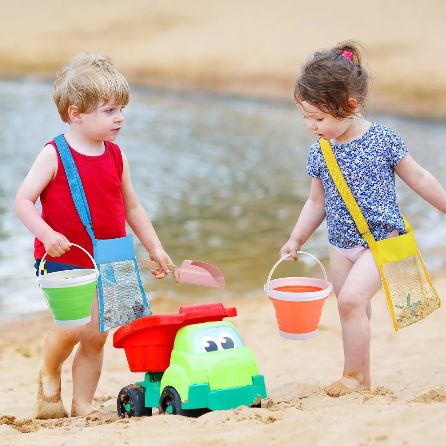 18 Pcs Collapsible Beach Toys Collapsible Sand Bucket Seashell Bags Beach Tools Metal Garden Tools Cylinder Spoon Fork Rake Flat and Pointed Shovel(3 Colors,Classic)
