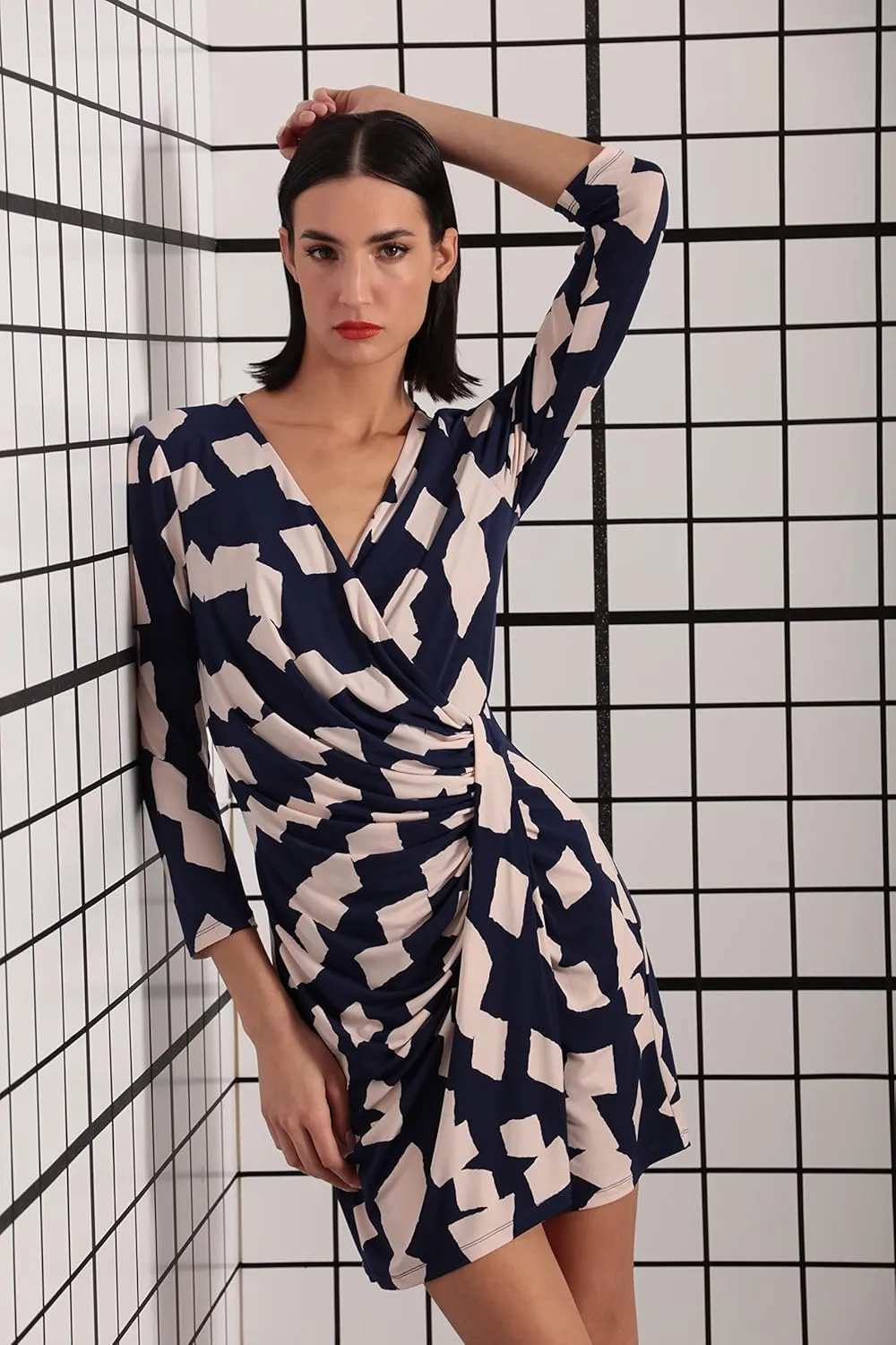 Donna Morgan Women's Long Sleeve Faux Wrap Dress