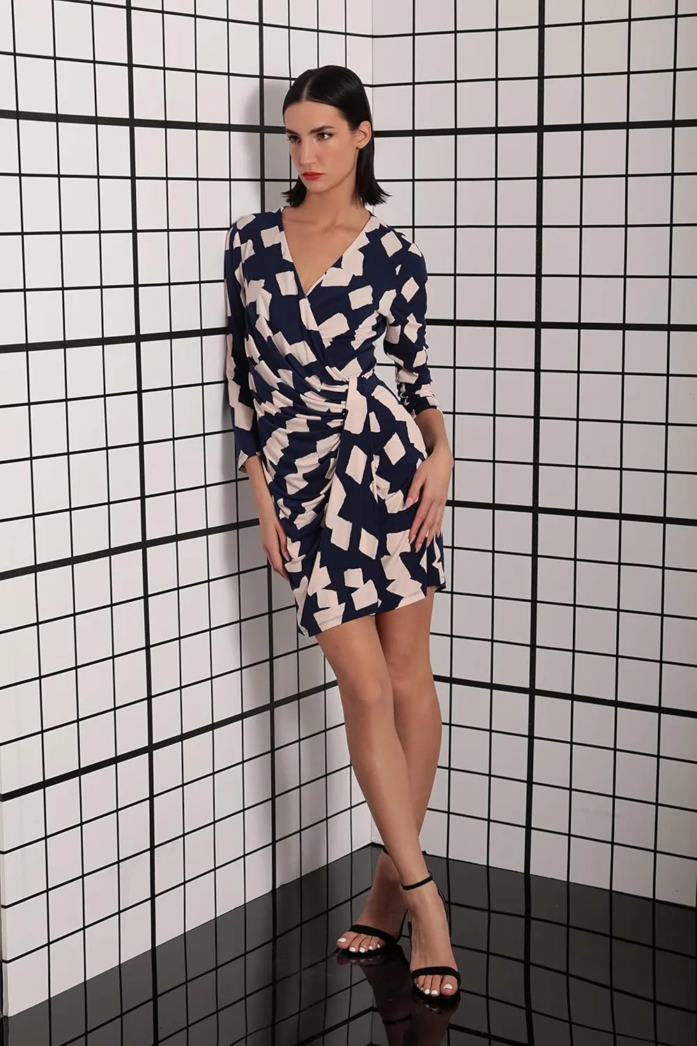 Donna Morgan Women's Long Sleeve Faux Wrap Dress
