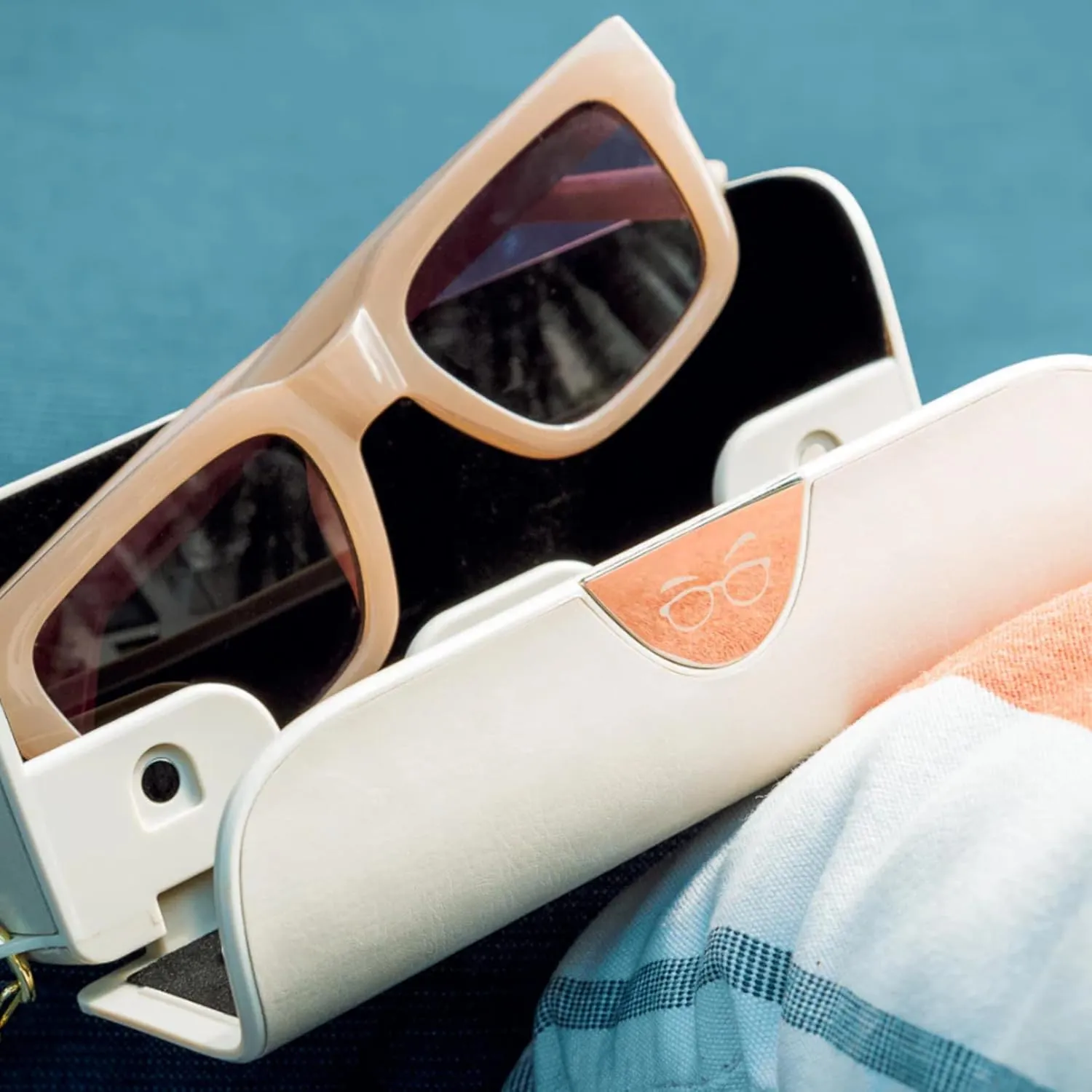 Eyeglasses Case – Vegan Leather Hard Shell Holder, One-Hand Access, Fits Sunglasses, Readers, Blue Light Glasses