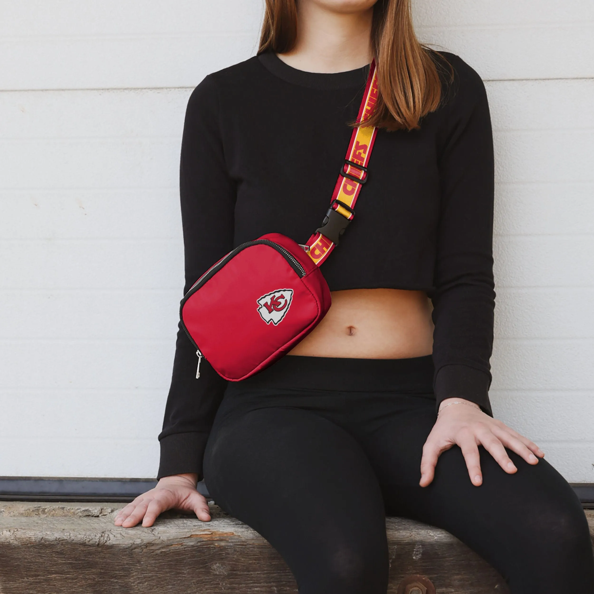 Kansas City Chiefs Team Wordmark Crossbody Belt Bag