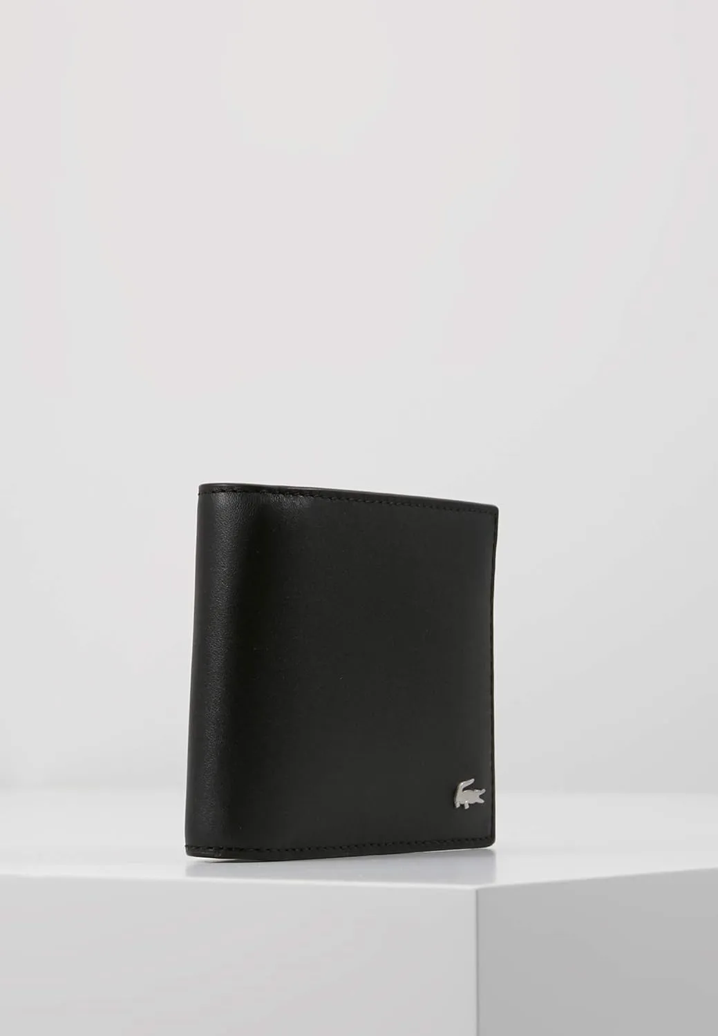 Lacoste Men's Fitzgerald Small Billfold Wallet, Black, One Size