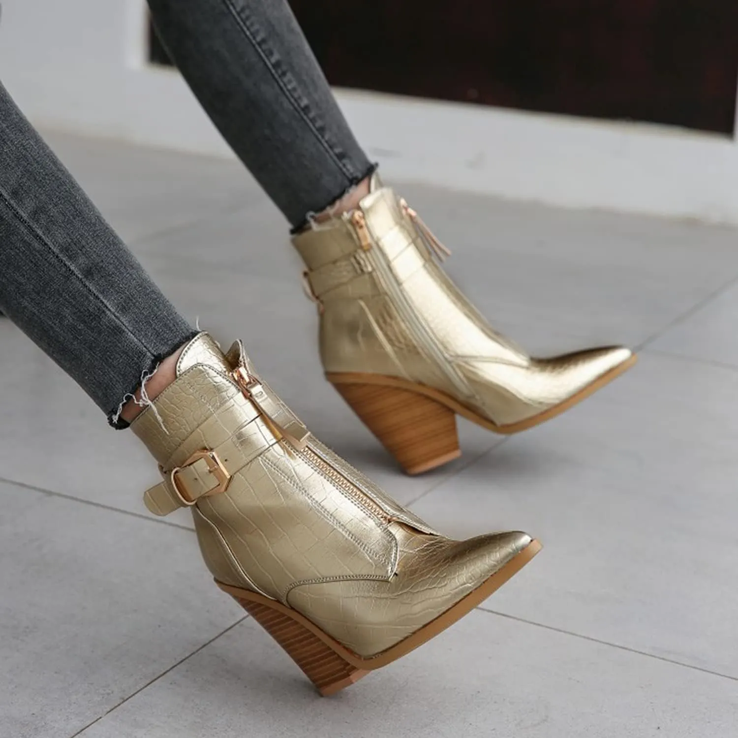MOOMMO Women Chunky Heel Western Booties Pointed Toe Buckle Strap Crocodile Pattern Front Zipper Ankle Boots Cowboy 4 Inch High Stacked Heel Animal Print Wild Cool Party Club Winter 5-11 M US