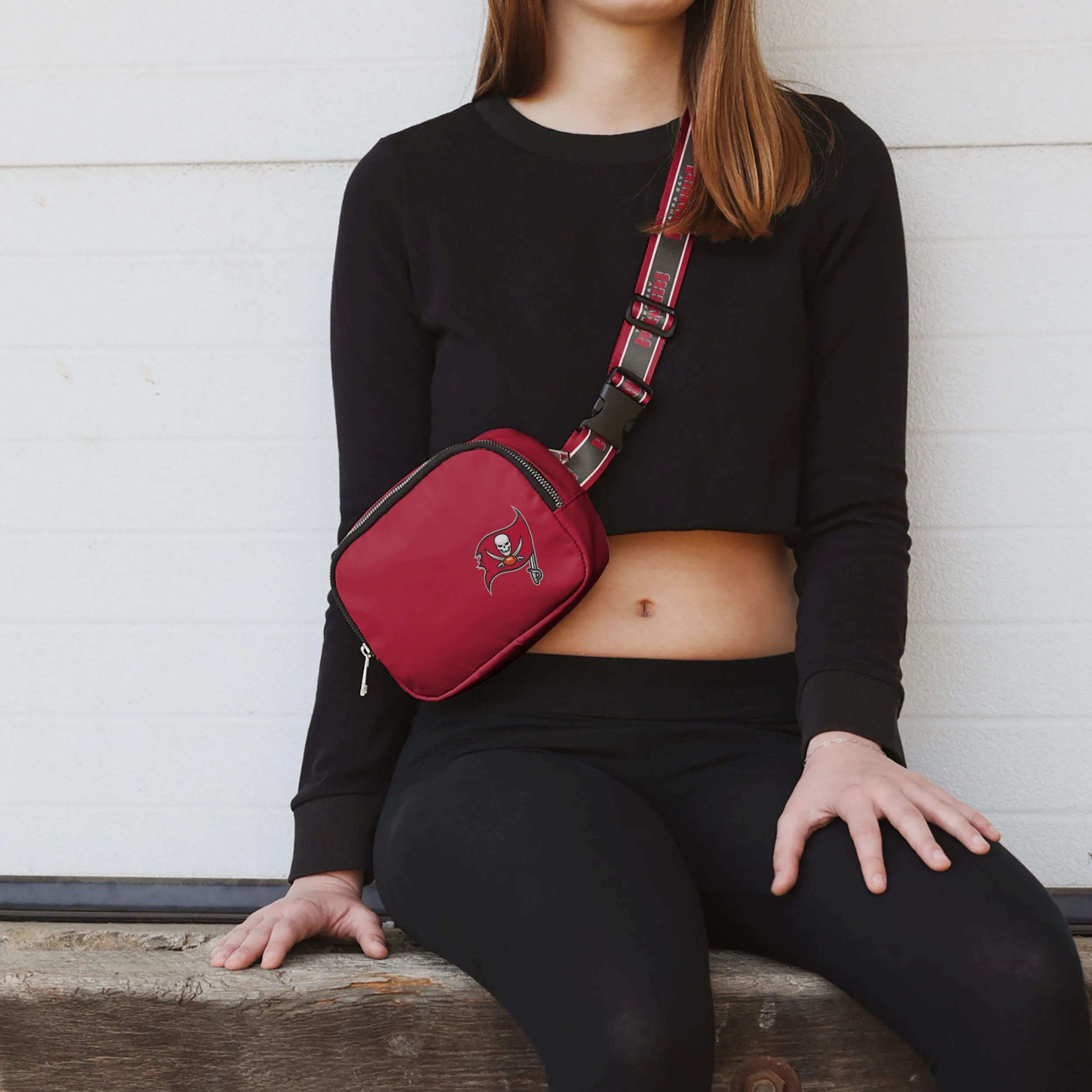 Tampa Bay Buccaneers Team Wordmark Crossbody Belt Bag