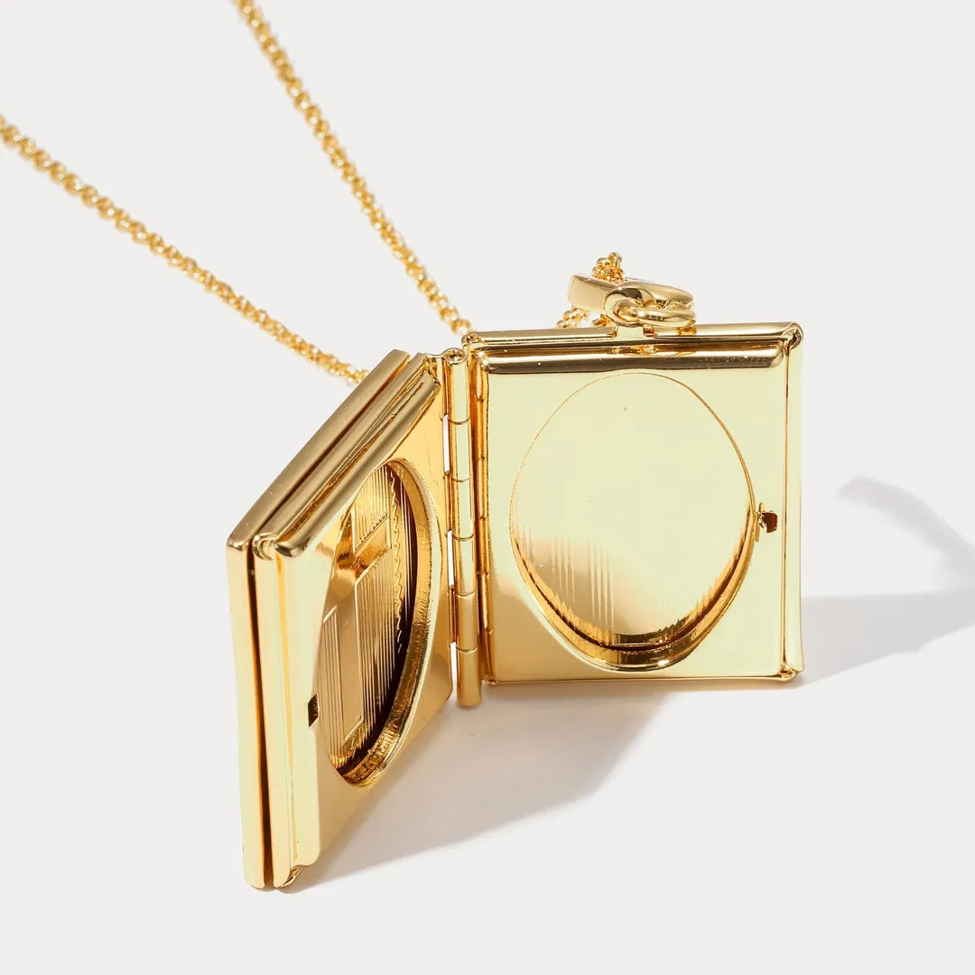 Tarot Locket Pendant - Nine of Wands