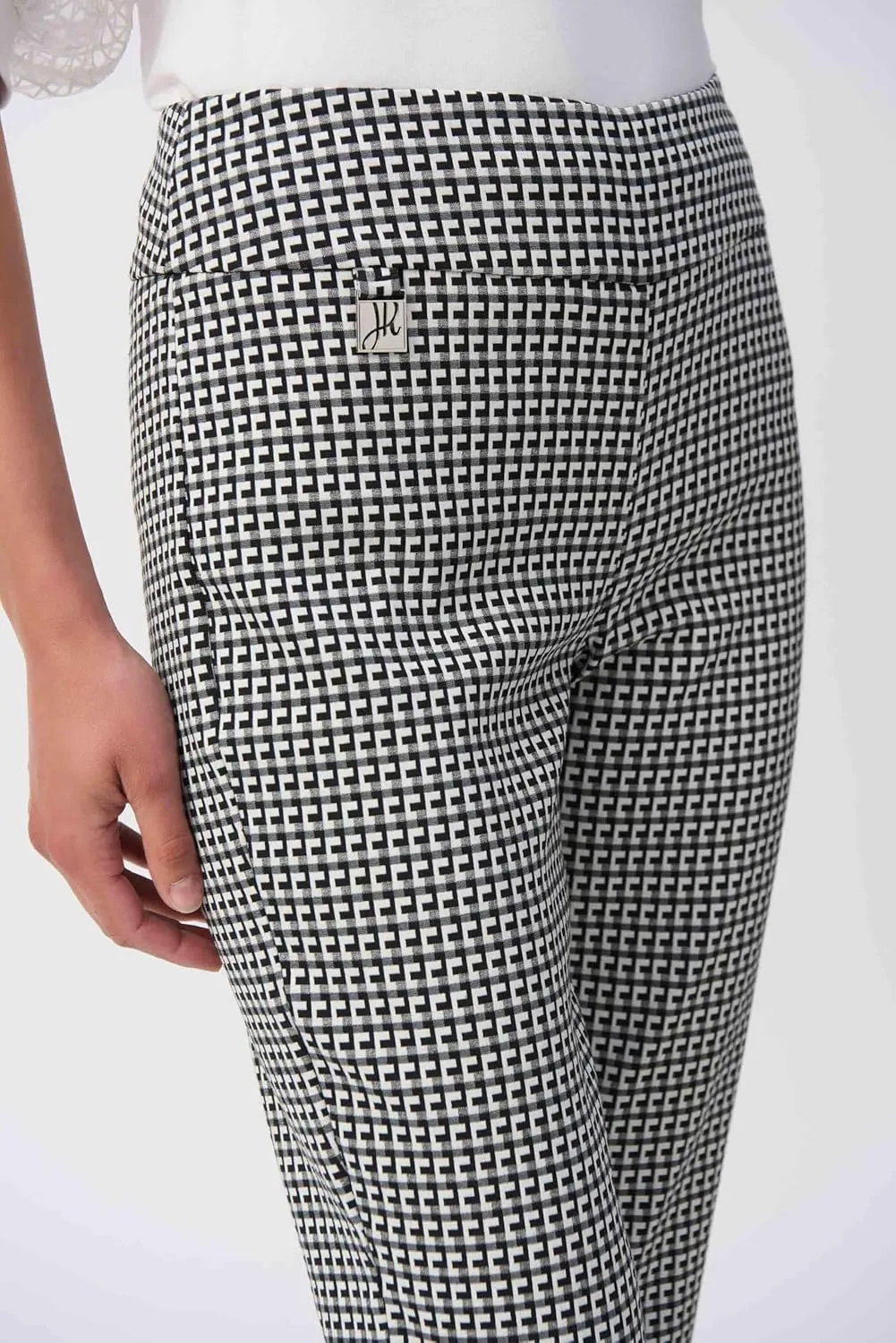 Women's Geometric Jacquard Crop Pull-on Pants