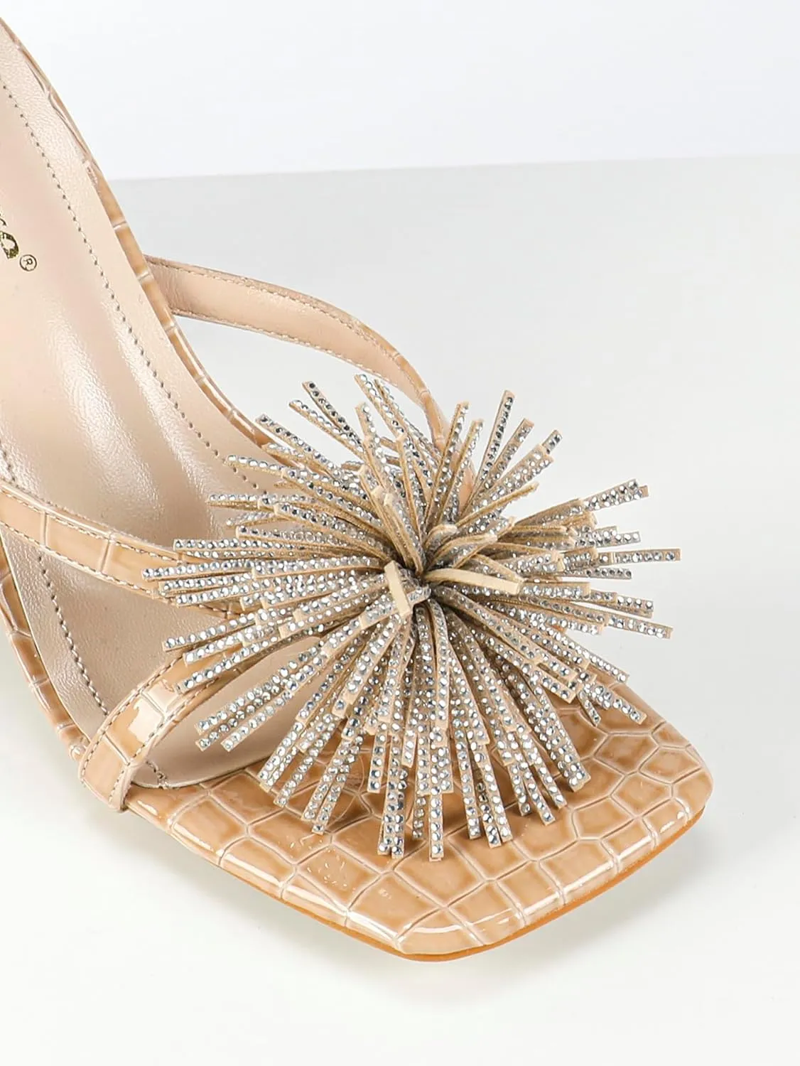 Women's Metallic High Heel Sandals – Elegant Ring-Strap Evening Shoes with Toe-Post Design, Glamorous Stiletto Heels for Galas & Black-Tie Events